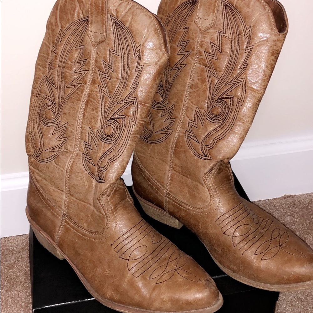 Coconut cowboy boots